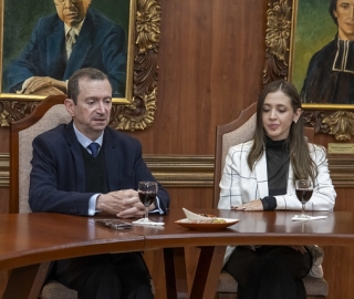 Posesión de nuevas autoridades institucional y académica