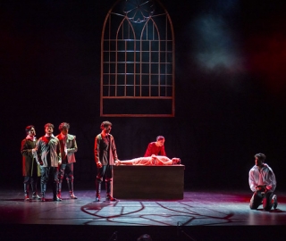 La Compañía de Teatro UTPL conmemoró sus 20 años de trayectoria artística con el estreno de la obra Otelo