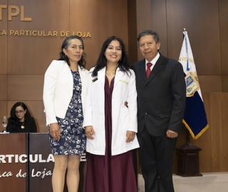 Imposición de Insignias – Carrera de Medicina