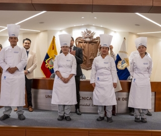 Investidura de estudiantes de primer ciclo de la carrera de Gastronomía UTPL