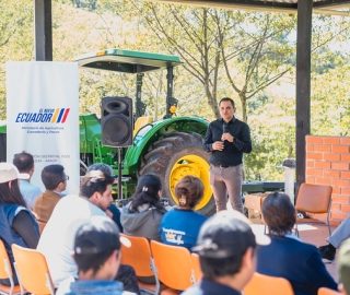MAGAP entrega embriones bovinos y paquetes tecnológicos a UTPL MAGAP entrega embriones bovinos y paquetes tecnológicos a UTPL