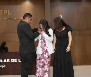 Imposición de Insignias – Carrera de Medicina