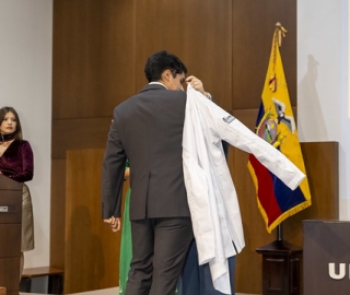 Imposición de mandiles a internos rotativos de la carrera de Nutrición y Dietética – Cohorte mayo 2025 / abril 2026