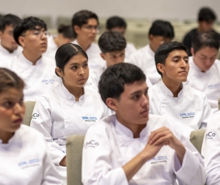Investidura de estudiantes de primer ciclo de la carrera de Gastronomía UTPL