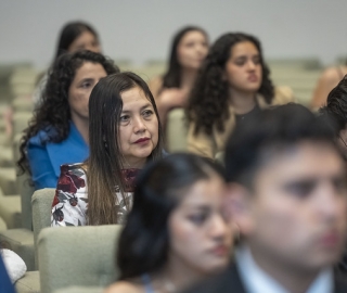 Estudiantes de Fisioterapia reciben sus mandiles