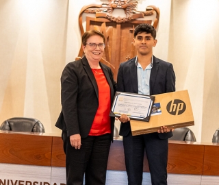III Premiación de Trabajos de Titulación y de Integración Curricular III Premiación de Trabajos de Titulación y de Integración Curricular