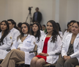 Ceremonia de imposición de mandiles a los estudiantes de 7mo ciclo de la carrera de Psicología Clínica
