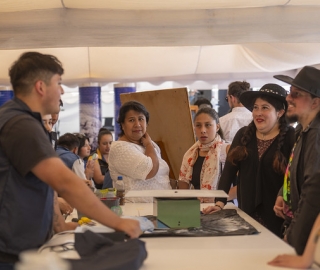 La UTPL participa en el Festival Internacional de Artes Vivas Loja con sus talentosos grupos de arte en la Plaza de la Cultura