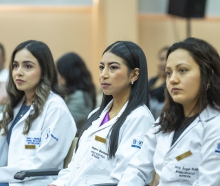 Imposición de mandiles a estudiantes de Nutrición y Dietética Imposición de mandiles a estudiantes de Nutrición y Dietética