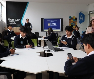 Talleres Académicos dirigidos a estudiantes de bachillerato de Loja Talleres Académicos dirigidos a estudiantes de bachillerato de Loja