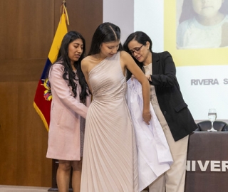 Imposición de mandiles a estudiantes de Fisioterapia