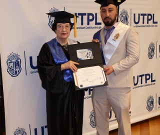 Ceremonia de incorporación de UTPL alumni en Nueva York