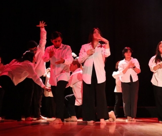 Carrera de Comunicación presentó la obra de teatro "Espejos" Carrera de Comunicación presentó la obra de teatro "Espejos"