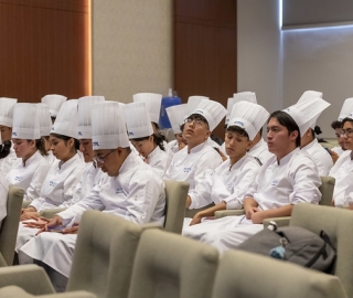 Investidura de estudiantes de primer ciclo de la carrera de Gastronomía UTPL