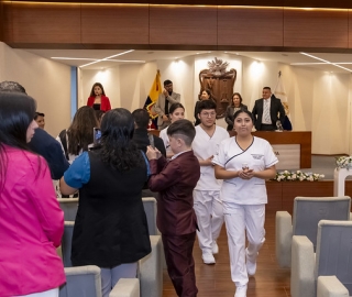 Imposición de Indumentaria a los estudiantes de Enfermería Imposición de Indumentaria a los estudiantes de Enfermería