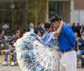 UTPL, escenario del arte y la diversidad cultural en el Festival Folclóricos Internacionales (FESFIN) 2025 UTPL, escenario del arte y la diversidad cultural en el Festival Folclóricos Internacionales (FESFIN) 2025
