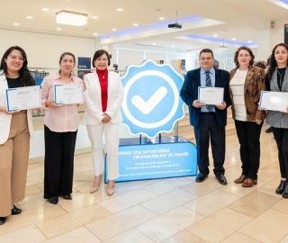 Entrega simbólica de acreditaciones internacionales otorgadas por la Agencia Acreditadora de Chile A&C.