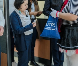 54 años UTPL