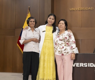 Imposición de Insignias – Carrera de Medicina