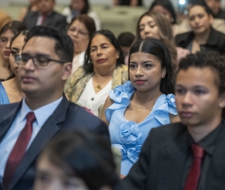 Estudiantes de Fisioterapia reciben sus mandiles