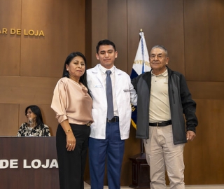 Imposición de Insignias – Carrera de Medicina