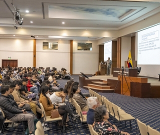 Simposio de Obesidad: Retos y Perspectivas en la Atención Integral Simposio de Obesidad: Retos y Perspectivas en la Atención Integral