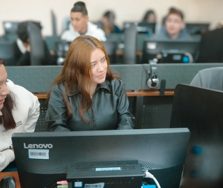 Aprendizaje colaborativo con apoyo de la IA para potenciar la enseñanza de contenidos en Inglés