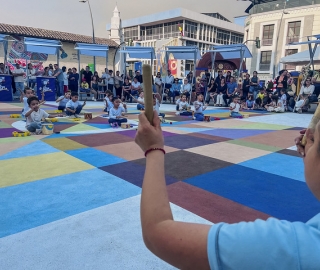 La UTPL participa en el Festival Internacional de Artes Vivas Loja con sus talentosos grupos de arte en la Plaza de la Cultura