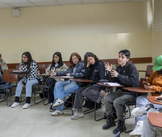 Aldea Global: La internacionalización de la práctica artística dictado por el docente Óscar Verde, de la Universidad Autónoma de México Aldea Global: La internacionalización de la práctica artística dictado por el docente Óscar Verde, de la Universidad Autónoma de México