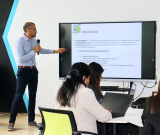 Curso de formación docente: Diseño de proyectos de innovación y su divulgación. Uso de herramientas IA para automatización de procesos Curso de formación docente: Diseño de proyectos de innovación y su divulgación. Uso de herramientas IA para automatización de procesos