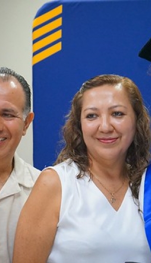 Nuevos profesionales de Galápagos recibieron su título