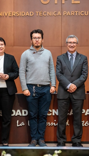 Homenaje al personal UTPL por sus años de servicio Homenaje al personal UTPL por sus años de servicio