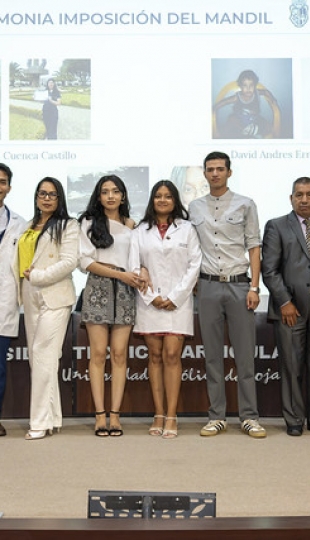 Ceremonia de imposición de mandiles a los estudiantes de 7mo ciclo de la carrera de Psicología Clínica