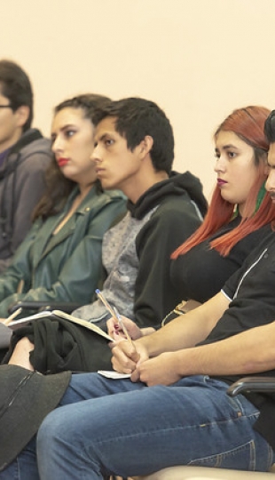 Estudiantes de la carrera de Economía debaten implicaciones de la Carta de Intención con el FMI Estudiantes de la carrera de Economía debaten implicaciones de la Carta de Intención con el FMI