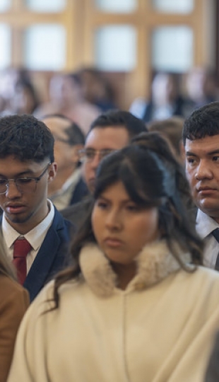 Imposición de mandiles a estudiantes de Fisioterapia