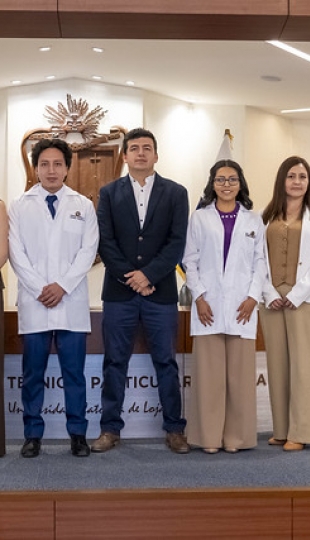 Imposición de mandiles | Carrera de Bioquímica y Farmacia