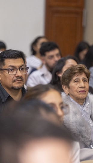 Imposición de mandiles a estudiantes de Fisioterapia