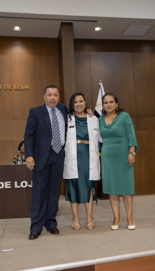 Imposición de Insignias – Carrera de Medicina