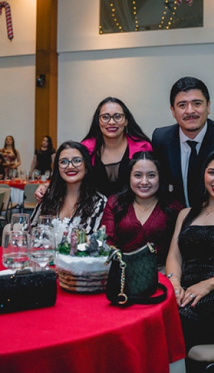 Cenas de navideñas UTPL 2025