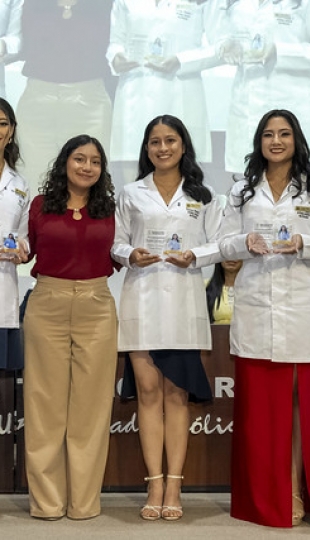 Imposición de mandiles a internos rotativos de la carrera de Nutrición y Dietética – Cohorte mayo 2025 / abril 2026