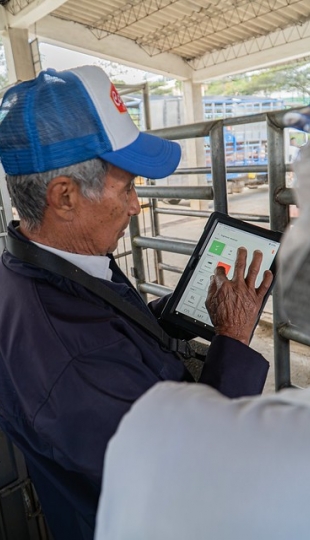 Visita institucional a Cafrilosa: fortaleciendo la colaboración academia-empresa
