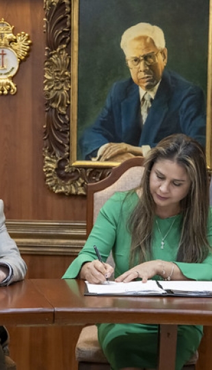 Posesión de nuevas autoridades académicas Posesión de nuevas autoridades académicas