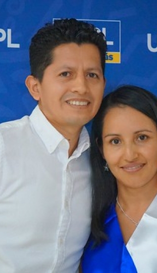 Nuevos profesionales de Galápagos recibieron su título Nuevos profesionales de Galápagos recibieron su título