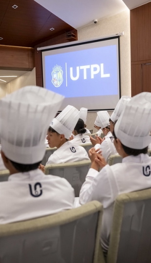Investidura de estudiantes de primer ciclo de la carrera de Gastronomía UTPL