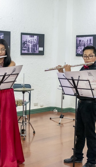 Exposición fotográfica: Antología histórico-musical del Colegio de Artes Salvador Bustamante Celi de Loja Exposición fotográfica: Antología histórico-musical del Colegio de Artes Salvador Bustamante Celi de Loja
