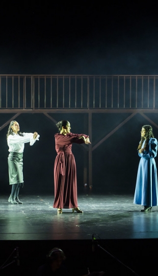 La Compañía de Teatro UTPL conmemoró sus 20 años de trayectoria artística con el estreno de la obra Otelo La Compañía de Teatro UTPL conmemoró sus 20 años de trayectoria artística con el estreno de la obra Otelo