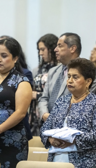 Imposición de mandiles a los estudiantes de Medicina