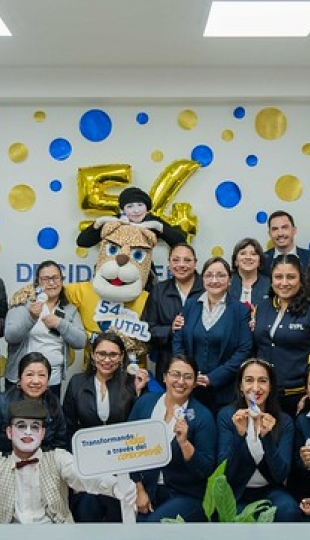 54 años UTPL