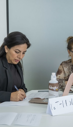 Curso de formación docente "Aprendizaje basado en casos" Curso de formación docente "Aprendizaje basado en casos"