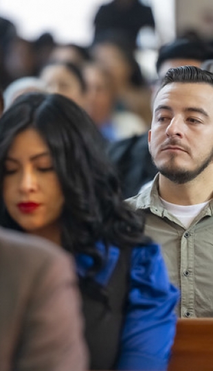 Imposición de insignias a estudiantes de Enfermería